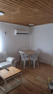 Χώρος καθιστικού στο Kasa Or 2