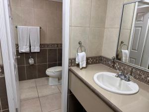 Koupelna v ubytování Baja Inn Hoteles Ensenada