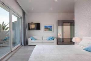 Fotografie z fotogalerie ubytování Villa Mel I - Luxury Waterfront Villa Downtown with Pool! v Podgoře