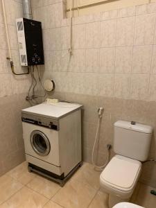 A bathroom at Prime location 2 bed rooms Apartment , near the Nile & Cairo Center