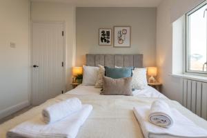Imagen de la galería de Spacious 3-Bedroom House near Elland Rd Stadium & Leeds City, Ideal for Contractors & Long Stays - NordStay, en Beeston Hill