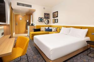 Hampton by Hilton Łódź City Center客房内的一张或多张床位