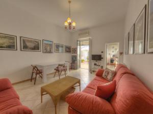 Fotografie z fotogalerie ubytování Vacation home with private pool, Floridia v destinaci Floridia