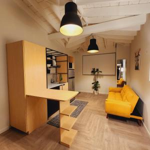 Ruang duduk di Private Home Studio Central Located in Miami 1