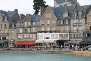 Gallery image of Le Continental in Cancale