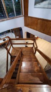 una habitación con vistas panorámicas a una escalera en Boyers island camp site, en San Vicente