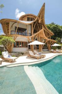 Bazén v ubytování Ahura 5BR Oceanview, 5 Minutes to Bingin Beach nebo v jeho okolí