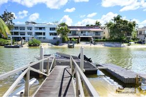 Gallery image of 24 Cooran Court - Private Sandy Beach and Pontoon in Noosa Heads