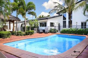 Gallery image of 24 Cooran Court - Private Sandy Beach and Pontoon in Noosa Heads