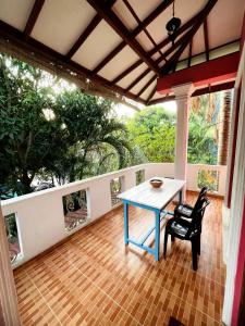 Balkón nebo terasa v ubytování Sanath Guest House