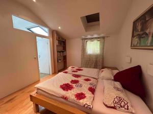 Postel nebo postele na pokoji v ubytování Wohlfühloase mit 2 Bäder 80 qm