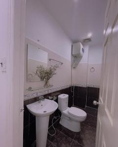 Koupelna v ubytování Phuong Vy Hotel