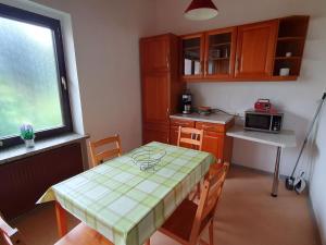 Η κουζίνα ή μικρή κουζίνα στο Ferienwohnung Stiege