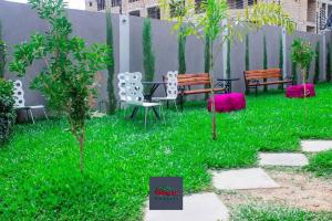 OLENG'OTI GARDENS外面的花园