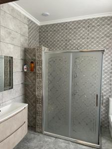 Kúpeľňa v ubytovaní Villa near SeaBreeze Nardaran Baku