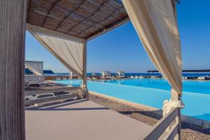 Bazén v ubytovaní Mursia Wellness Hotel alebo v jeho blízkosti