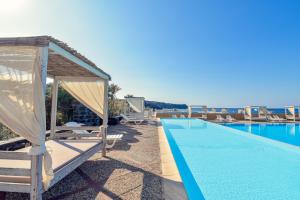 Bazén v ubytovaní Mursia Wellness Hotel alebo v jeho blízkosti