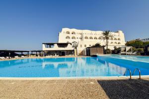 Bazén v ubytovaní Mursia Wellness Hotel alebo v jeho blízkosti