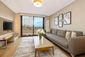 Tzl Suites Hotel Nişantaşı的电视和/或娱乐中心