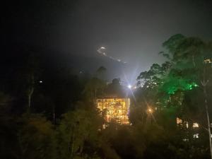 Gallery image of White House Riverside Retreat in Adams Peak