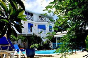 The swimming pool at or close to Hotel Cap Sud Caraibes