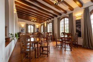 TV a/nebo společenská místnost v ubytování Hotel Tugasa Villa de Algar