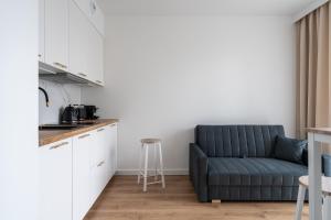 Кухня або міні-кухня у RentPlanet - Legnicka Residence