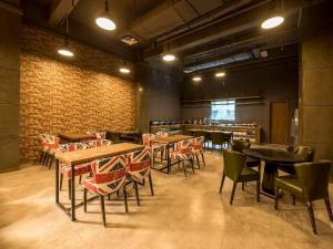 Gallery image of James Joyce Coffetel Xinji International Leather Trade Mall in Fanjiazhuang