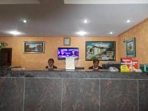 Лобби или стойка регистрации в Newton Hotels Limited
