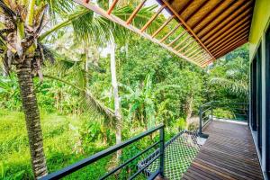 Giardino di Serene 2BR Villa with Lush View 5 mins to Beach