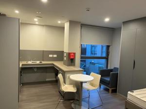 Dapur atau dapur kecil di Student Only - Little Patrick Street in Belfast +12 gambar