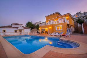 Basen w obiekcie Villa Helios - PlusHolidays lub w pobliżu