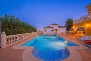 Basen w obiekcie Villa Helios - PlusHolidays lub w pobliżu