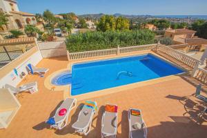 Basen w obiekcie Villa Helios - PlusHolidays lub w pobliżu