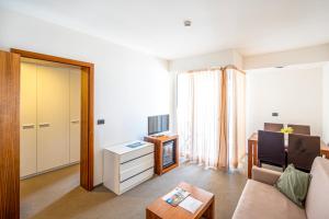 TV a/nebo společenská místnost v ubytování Hotel Vrilo - Adults Only