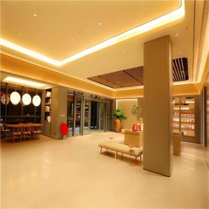 Ji Hotel Jinan Yaoqiang Airport Bonded Zone tesisinde lobi veya resepsiyon alanı