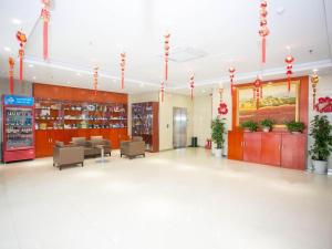 Majoituspaikan Hanting Hotel Xinzhou Qiyi Bei Road aula tai vastaanotto