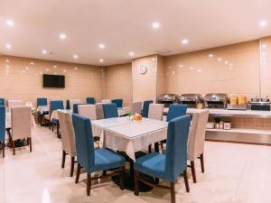 Gallery image of Hanting Hotel Lvliang Citizen Square in Luliang