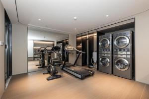 The fitness centre and/or fitness facilities at Ji Hotel Changde Tianrun Plaza