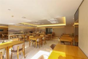 Restoranas ar kita vieta pavalgyti apgyvendinimo įstaigoje Ji Hotel Wuhan Hankou Railway Station Tangjiadun