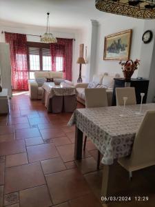 Posezení v ubytování Casa Fuerte de Zahora