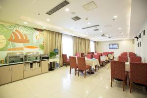 En restaurant eller et spisested på Hanting Hotel Luoyang Municipal Government