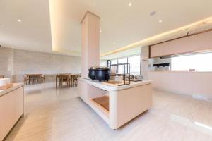Una cocina o kitchenette en Ji Hotel Quanzhou Jinjiang International Airport