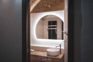 Koupelna v ubytování Civico Sedici Suite & Spa