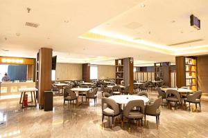 Restorāns vai citas vietas, kur ieturēt maltīti, naktsmītnē Starway Hotel Shangqiu Municipal Government