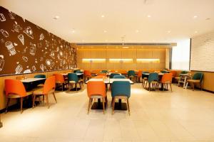 Restaurant ou autre lieu de restauration dans l'établissement Hanting Hotel Changchun Guilin Road South Lake Park