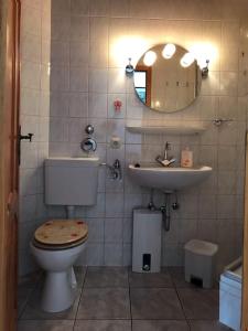 Koupelna v ubytování Obergeschosswohnung mit Ausblick