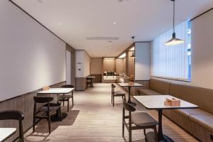 Hanting Hotel Suzhou Yangcheng Lakeにあるレストランまたは飲食店