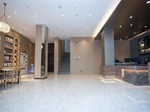 Lobby o reception area sa Hanting Hotel Mudanjiang Dong'ertiao Road Pedestrain Street