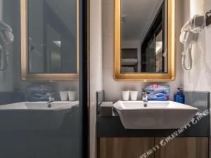 Koupelna v ubytování Hanting Premium Hotel Putian Wanda Plaza